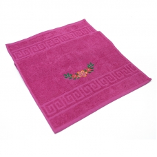 Махровое полотенце с вышивкой Цветы 40/70 см цвет малиновый