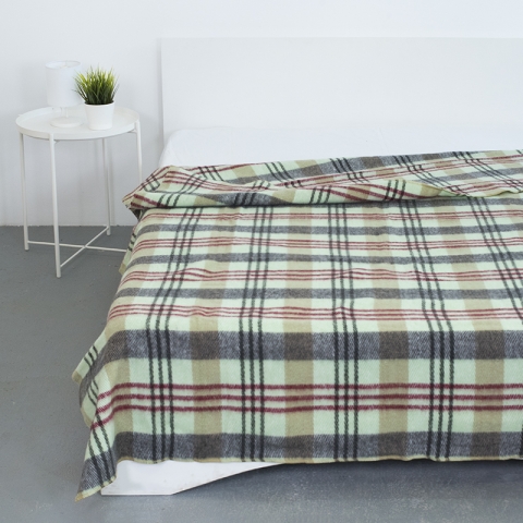 Одеяло полушерсть 420 гр/м2 цвет зеленый 200/240 см